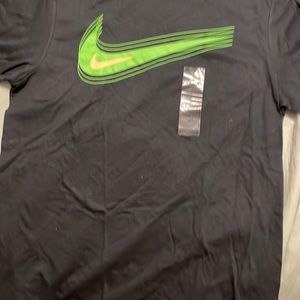 Mens size small Nike tee